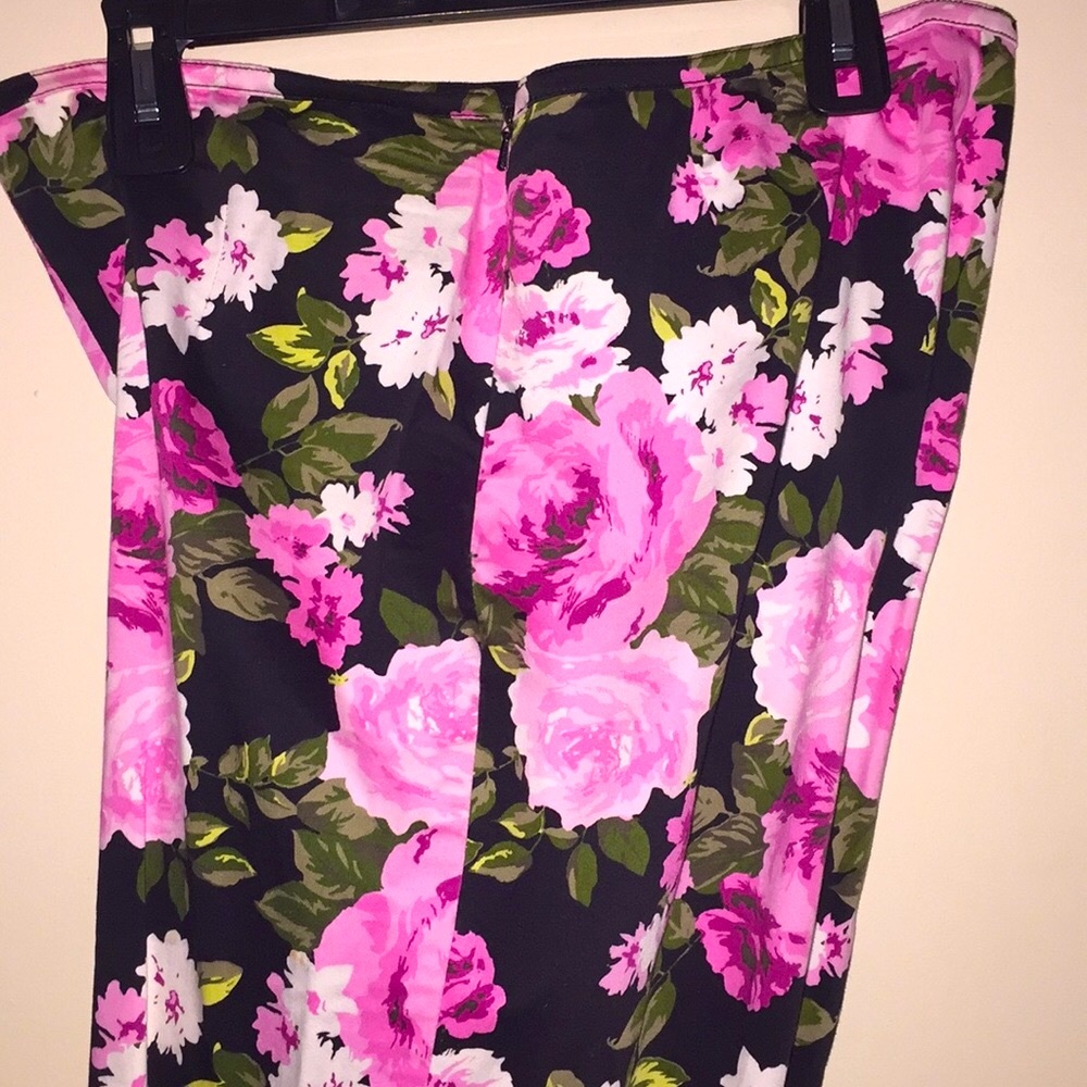 St. John's Bay Pink Floral Ankle Pants - Picture 4 of 8